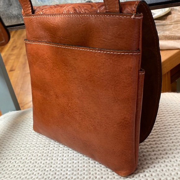 *SOLD*Patricia Nash Granada Floral Crossbody In Dusty Rose - Picture 6 of 15